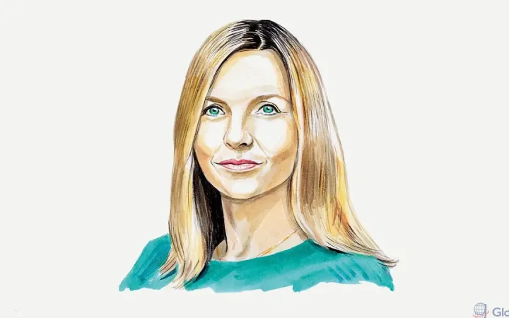 A portrait of Gill Whitehead