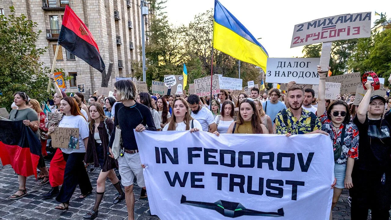 Ukraine leadership under pressure amid corruption investigation and Russia's air campaign