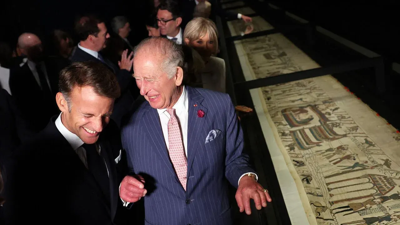 King Charles and President Emmanuel Macron viewing the Bayeux Tapestry at the British Museum